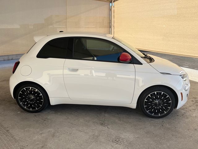 2024 FIAT 500e 