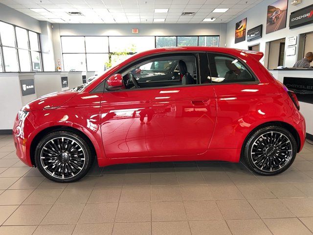 2024 FIAT 500e INSPI(RED)