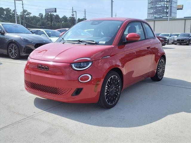 2024 FIAT 500e 