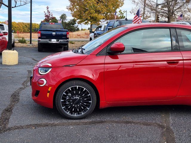 2024 FIAT 500e INSPI(RED)