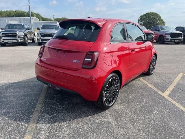 2024 FIAT 500e INSPI(RED)