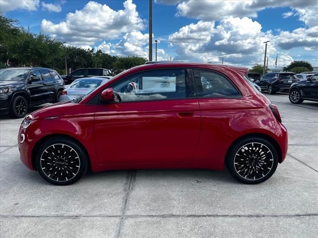 2024 FIAT 500e INSPI(RED)