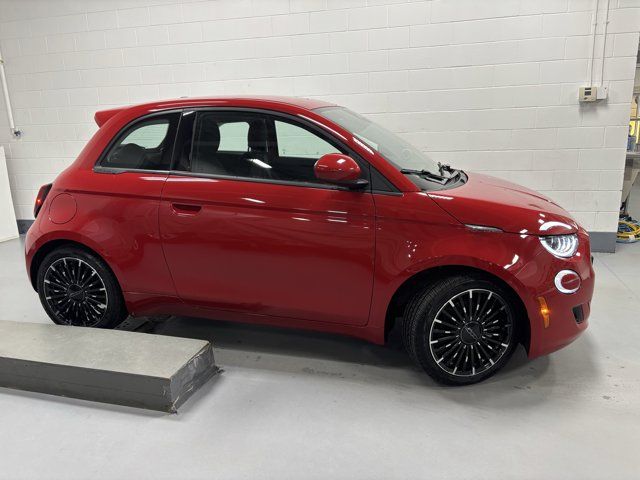 2024 FIAT 500e INSPI(RED)