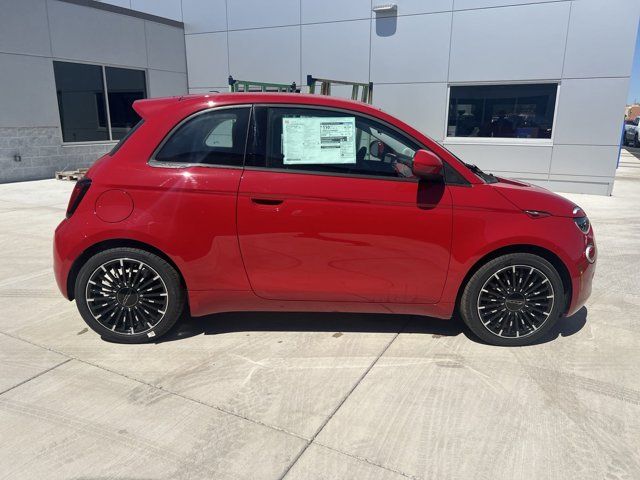 2024 FIAT 500e INSPI(RED)