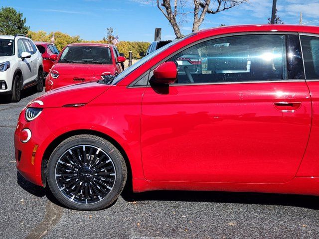 2024 FIAT 500e INSPI(RED)