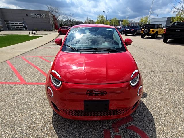 2024 FIAT 500e INSPI(RED)