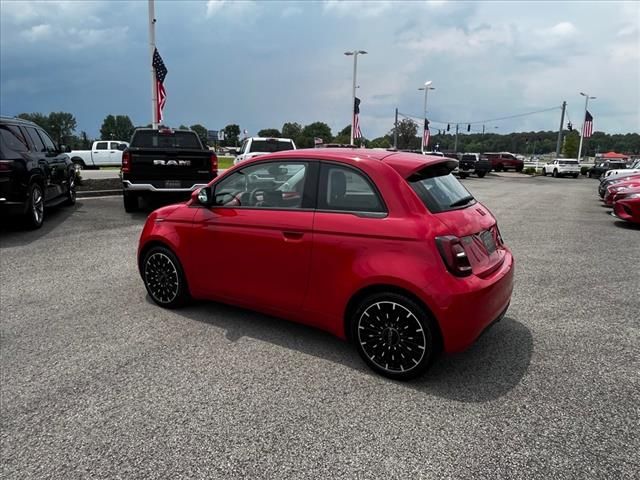 2024 FIAT 500e 