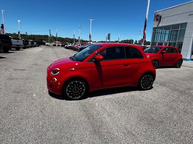 2024 FIAT 500e 