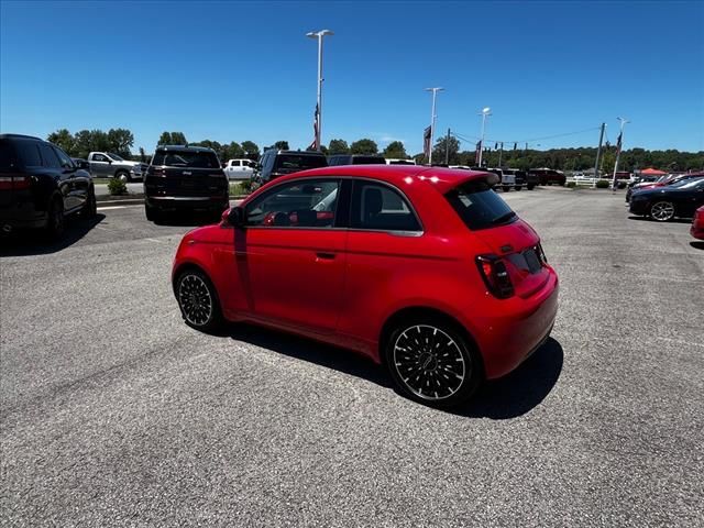 2024 FIAT 500e 