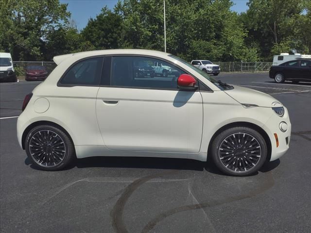 2024 FIAT 500e 