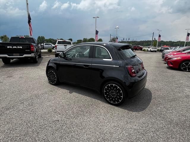 2024 FIAT 500e La Prima