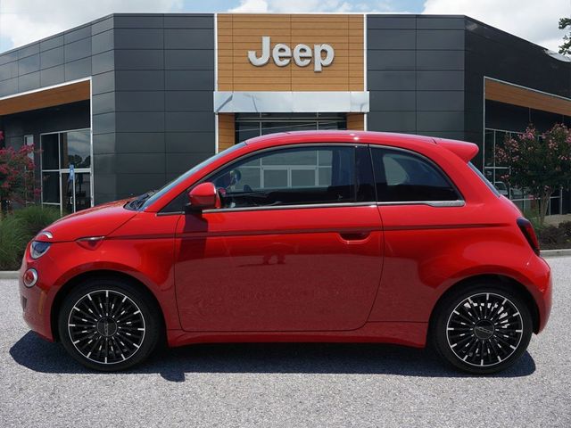 2024 FIAT 500e 