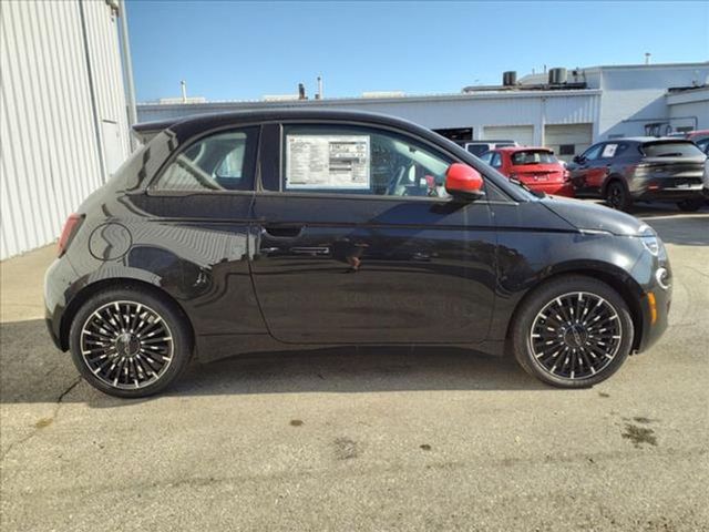 2024 FIAT 500e Music