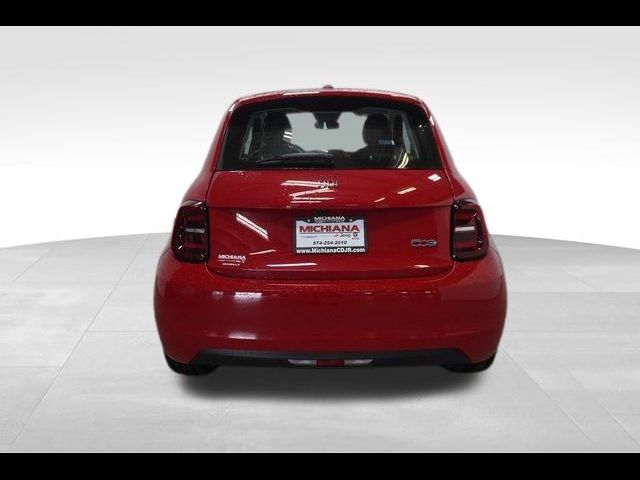 2024 FIAT 500e INSPI(RED)