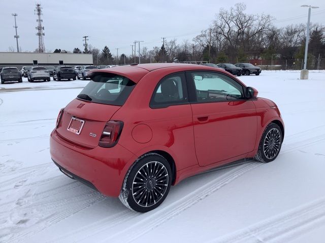 2024 FIAT 500e INSPI(RED)