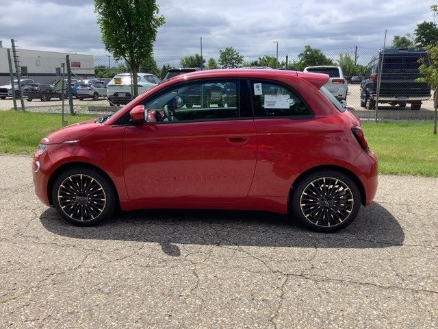 2024 FIAT 500e 