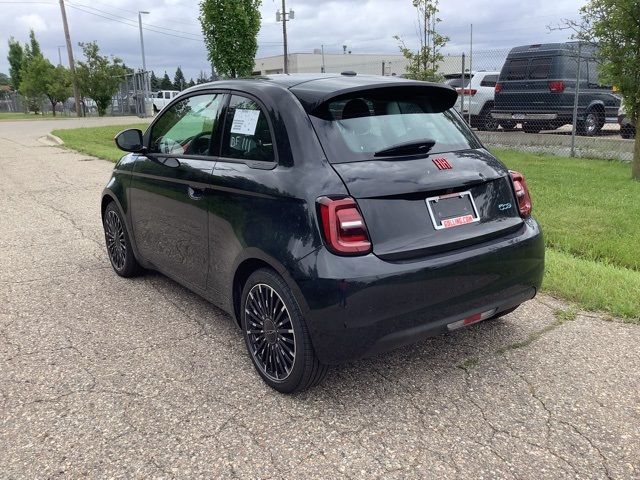 2024 FIAT 500e Music