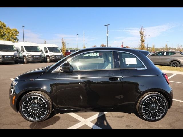 2024 FIAT 500e Music