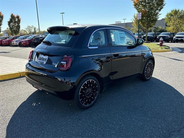 2024 FIAT 500e Music