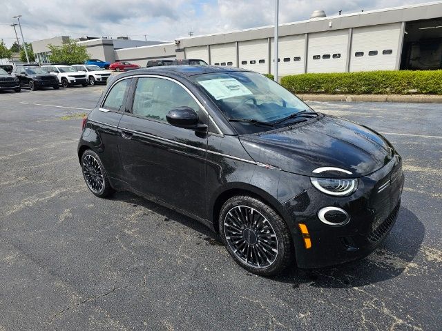 2024 FIAT 500e La Prima