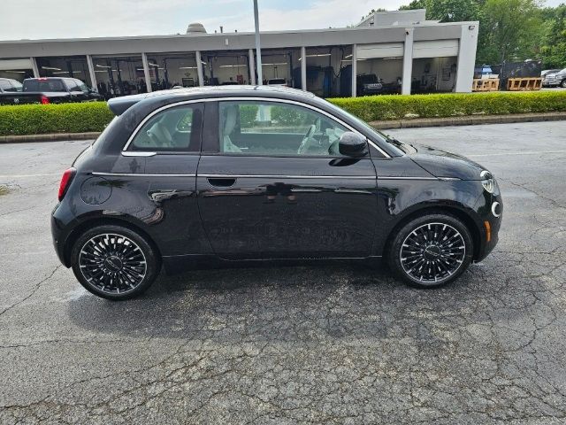 2024 FIAT 500e Music