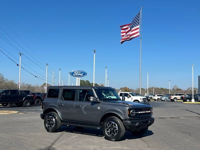 2024 Ford Bronco Outer Banks