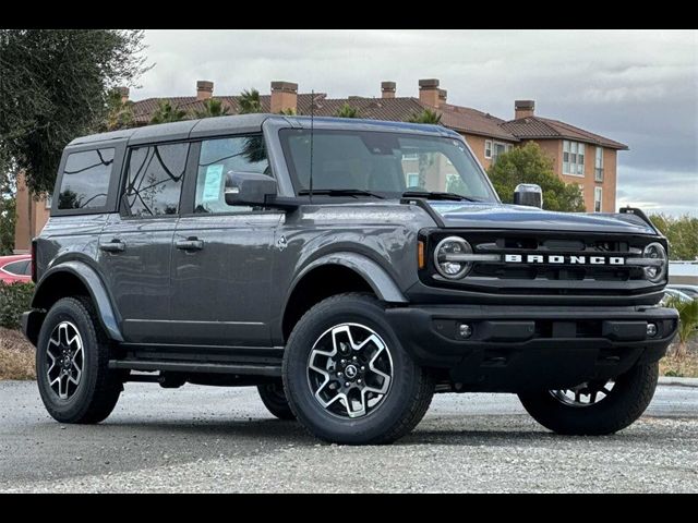 2024 Ford Bronco Outer Banks