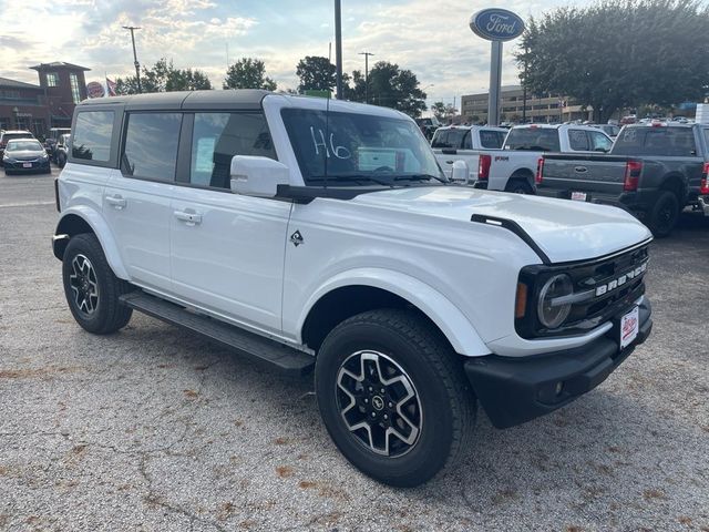 2024 Ford Bronco Outer Banks