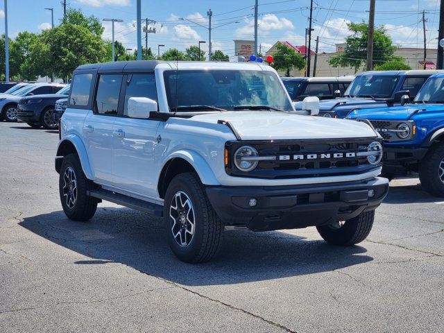 2024 Ford Bronco Outer Banks