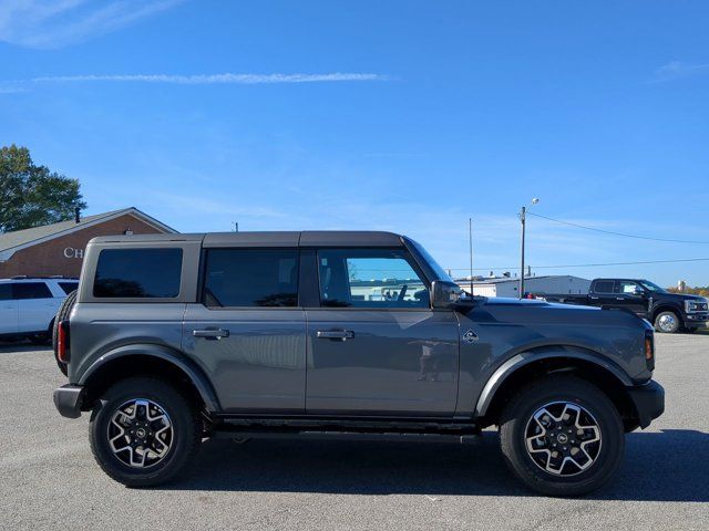 2024 Ford Bronco Outer Banks