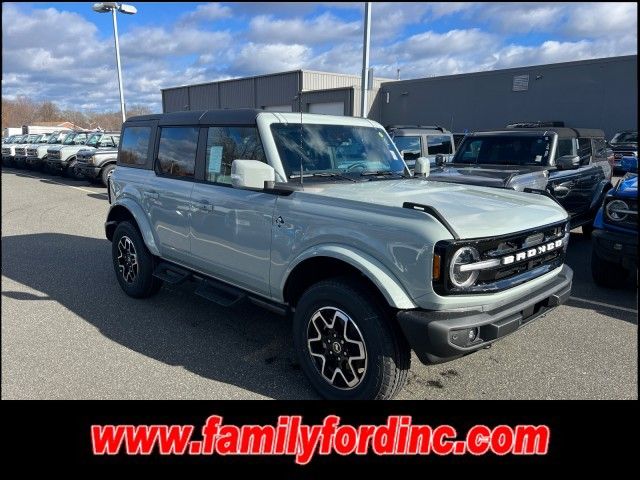 2024 Ford Bronco Outer Banks