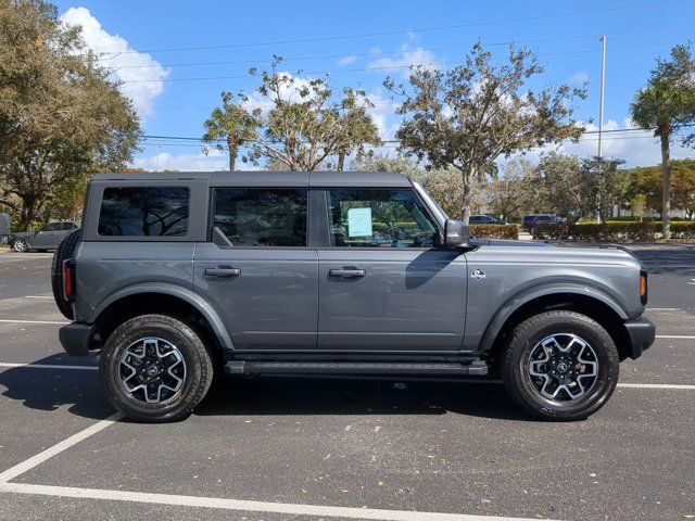 2024 Ford Bronco Outer Banks