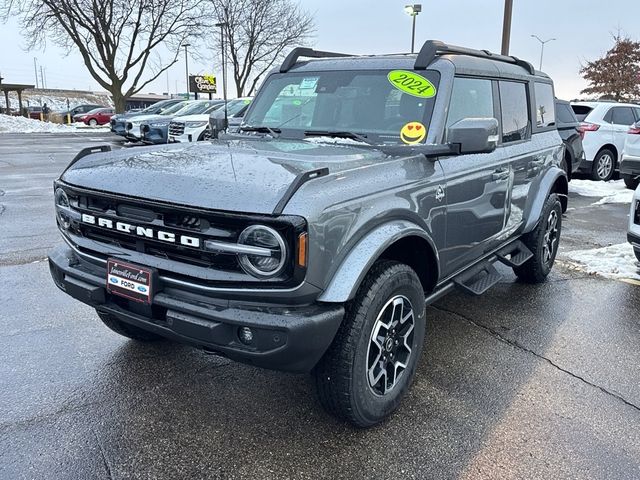 2024 Ford Bronco Outer Banks