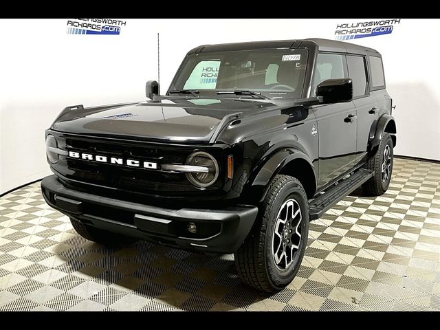 2024 Ford Bronco Outer Banks