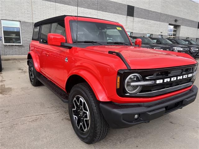 2024 Ford Bronco Outer Banks