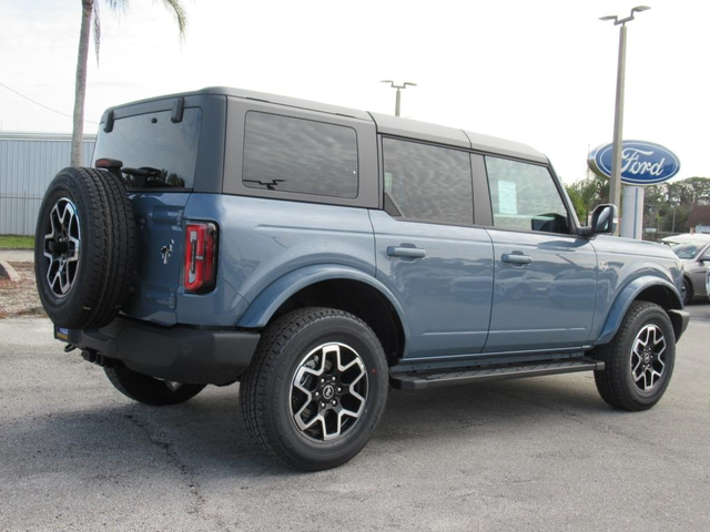 2024 Ford Bronco Outer Banks