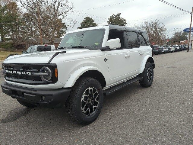 2024 Ford Bronco Outer Banks