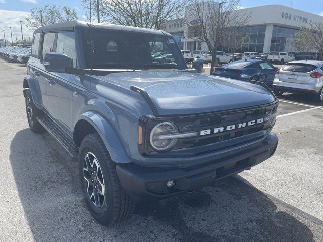 2024 Ford Bronco Outer Banks