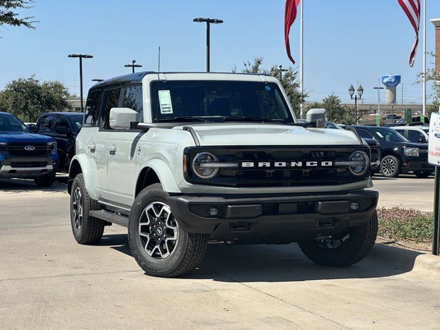 2024 Ford Bronco Outer Banks