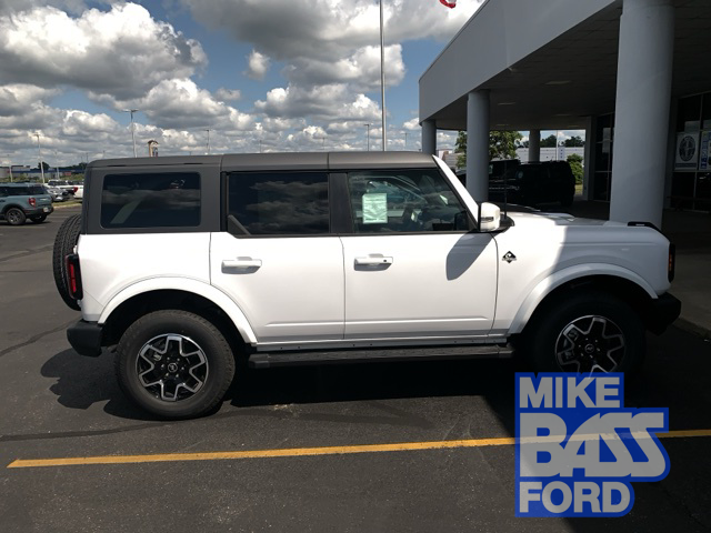 2024 Ford Bronco Outer Banks