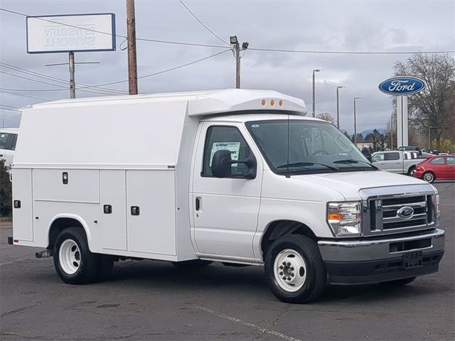 2024 Ford E-Series Base