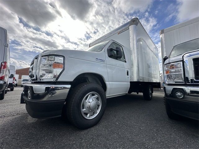 2024 Ford E-Series Base