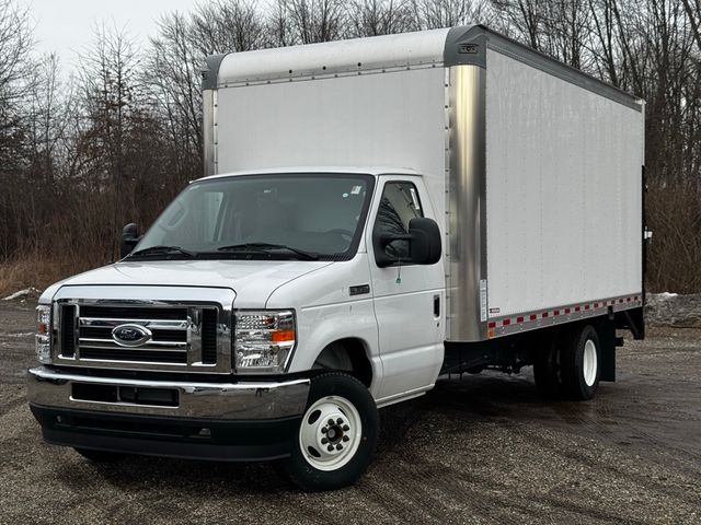 2024 Ford E-Series Base