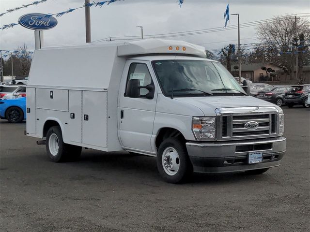 2024 Ford E-Series Base