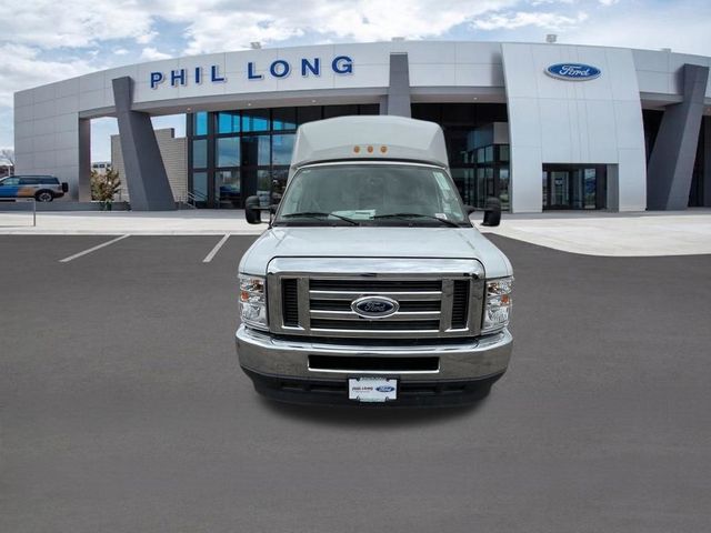 2024 Ford E-Series Base