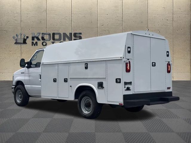 2024 Ford E-Series Base