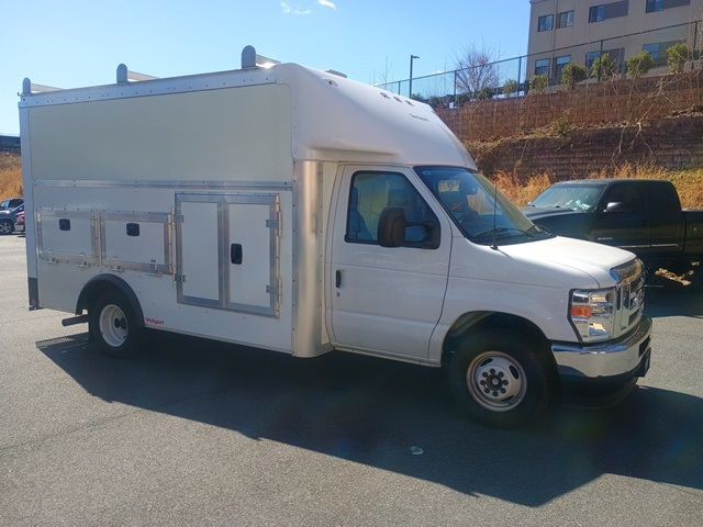 2024 Ford E-Series Base
