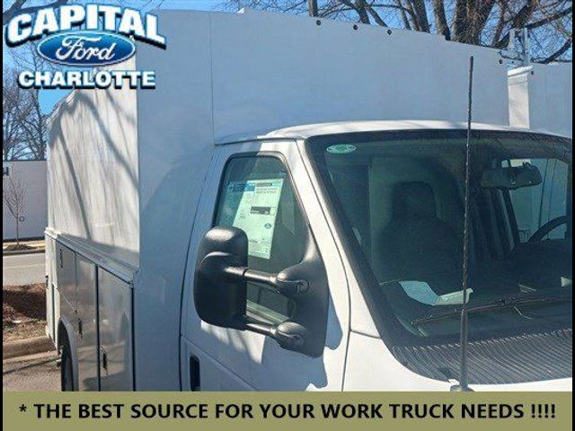 2024 Ford E-Series Base