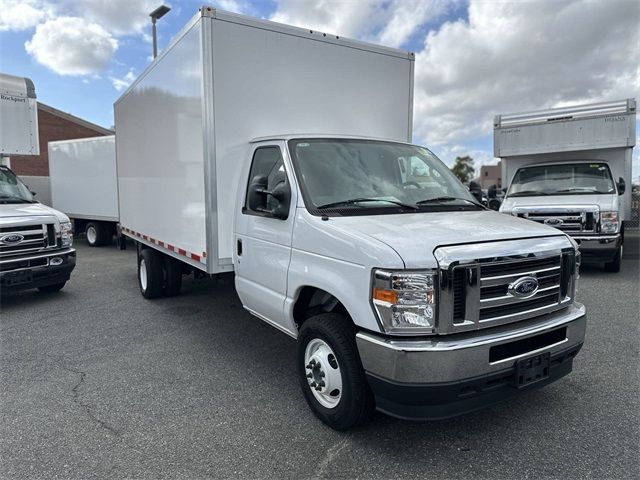 2024 Ford E-Series Base