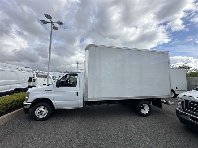 2024 Ford E-Series Base